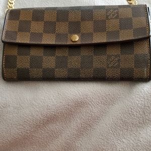 LOUIS VUITTON Damier Ebene Sarah Wallet on Chain